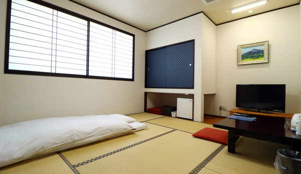 #【和室】ゆっくりとお寛ぎ頂く為にお部屋にはお布団を敷いてます