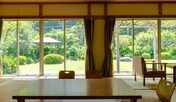 お庭に面した和室