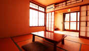 ■【本館 客室一例】心安らぐ落ち着いた和室。