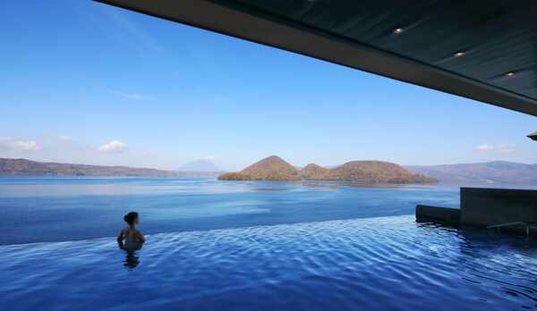 湖上の湯露天風呂(秋)