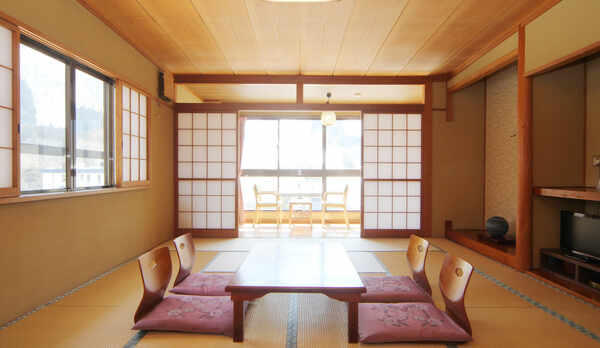 ★12畳和室　ゆったり寛いでいただける和室