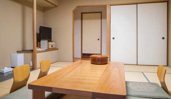 【訳あり】3階和室・10畳（禁煙）