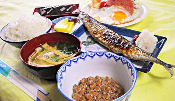 【朝食の一例】地元食材を使った美味しい朝食