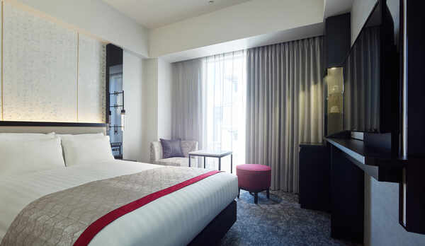 コンフォートダブル【禁煙】　17.9㎡　ベッド幅140cm　