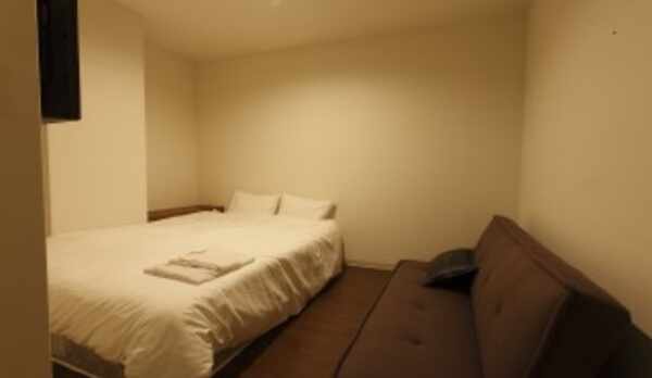 ダブルルーム（簡易ベット付）