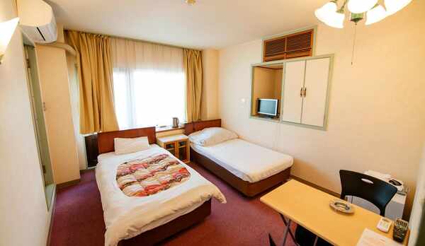 ・【洋室一例】シングルベッド2台設置で2名様までご利用可能