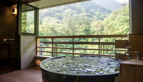 【最上階・露天風呂付〜久遠スイート〜和洋室・73㎡】源泉掛け流しの温泉を愉しむ贅沢な時間