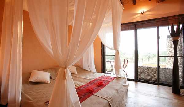 *【ダブル一例】テラスにはジャグジー付き！大切な人とのすてきな時間をお過ごしいただけます。