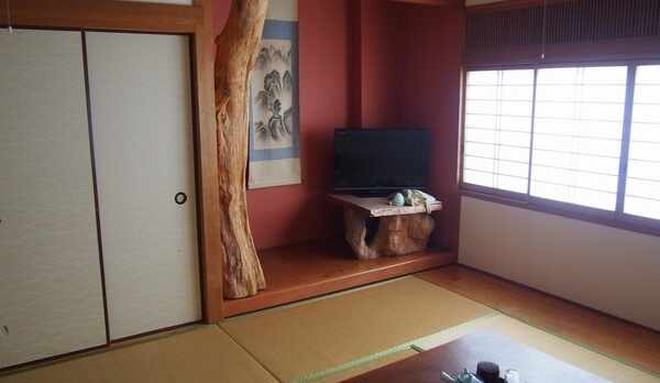 和室１０畳　ゆったりおくつろぎ頂けます