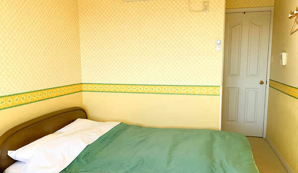 ・クリーム色を基調としたさわやかなお部屋です