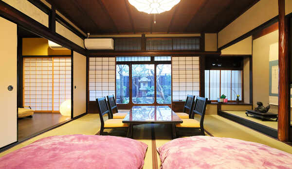 ・【白虎の間】街中の喧騒を忘れられる、心落ち着く和のお部屋