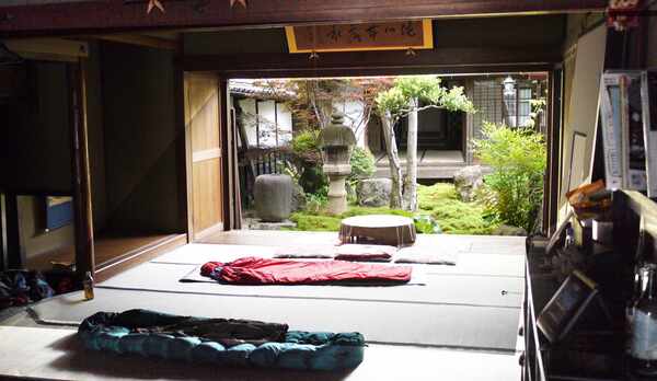 ・お部屋〜男女別の相部屋です〜