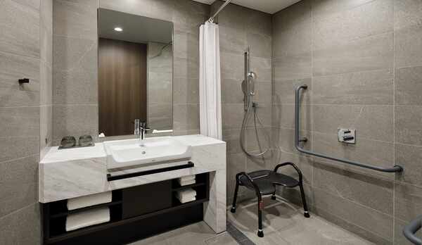 ユニバーサルバスルーム