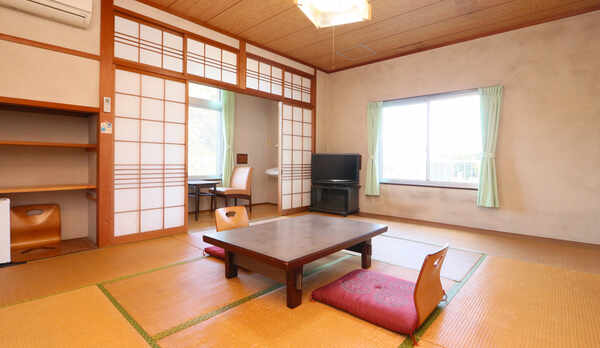 お部屋は2階にございます※2階までは階段を利用