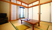 海が見える8畳和室