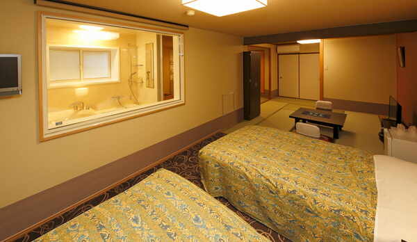 【デザイナーズ和洋室】８畳和室＋洋室ツインベッドビューバス付