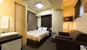 【喫煙】19㎡Grandeダブルルーム/160㎝幅のクイーンベッド完備