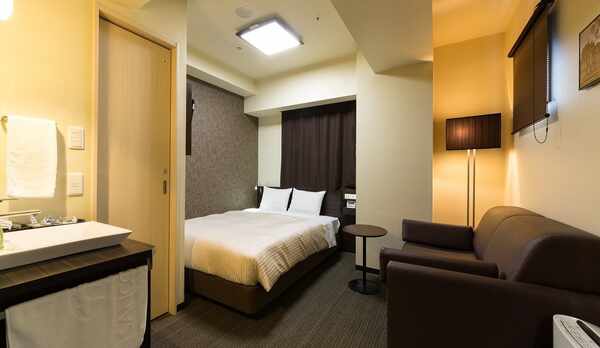 【喫煙】19㎡Grandeダブルルーム/160㎝幅のクイーンベッド完備