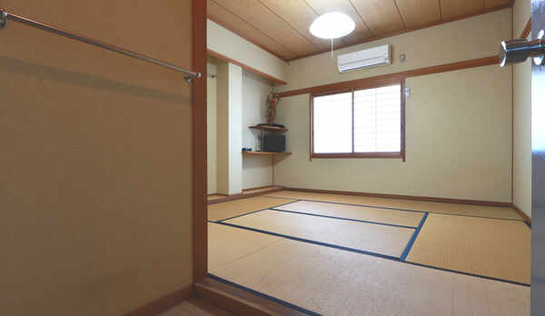 【シンプル和室(8畳)】 1〜3人利用のお部屋です