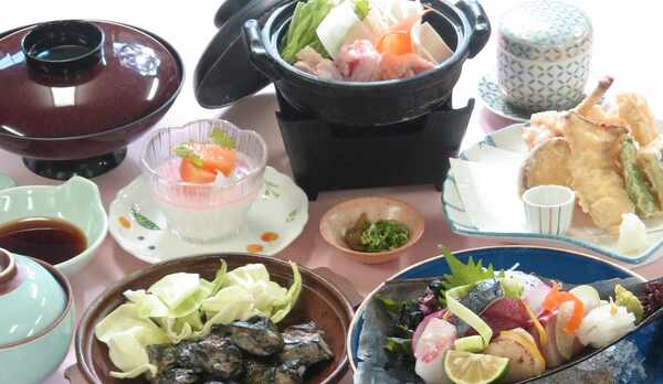 【松プラン】と徳島海陽町での生産がもっとも多い地鶏・阿波尾鶏を味わう「山」コース