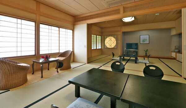 【黒壁館】客室　※お客様の人数に合わせた広さのお部屋をご用意しております。