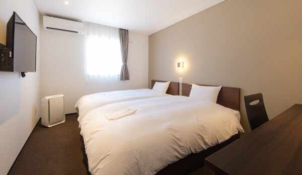 【ツインルーム】17.3平米 WiFi/テレビ/空気清浄機完備 カップルやご夫婦・友達との宿泊に◎
