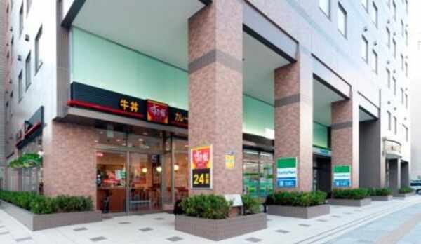 １階テナント（コンビニエンス・ストア／牛丼店）