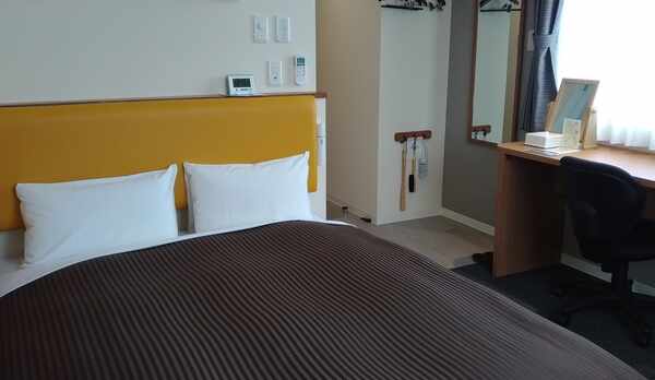 新登場！シモンズベッド設置　モデレートダブルルーム【禁煙】