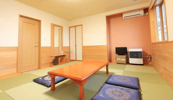 *【客室一例】青森ヒバが香るお部屋です。