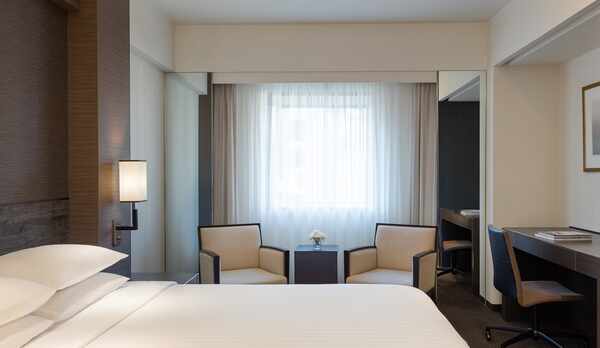 デラックス・キング（11F）