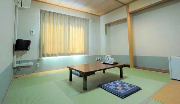 ■全室バストイレ付（畳）無料wi-fi完備で快適にお過ごしください。