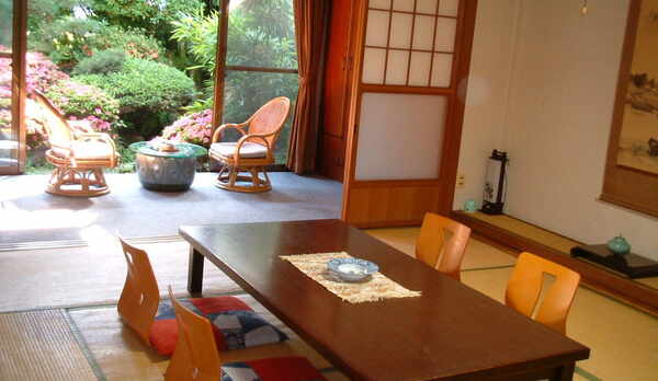 落ち着いた雰囲気の和室となっております。（一例）