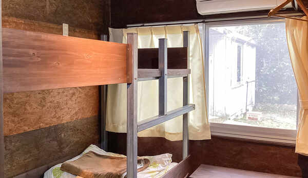 ・ドミトリー個室（男女共用）