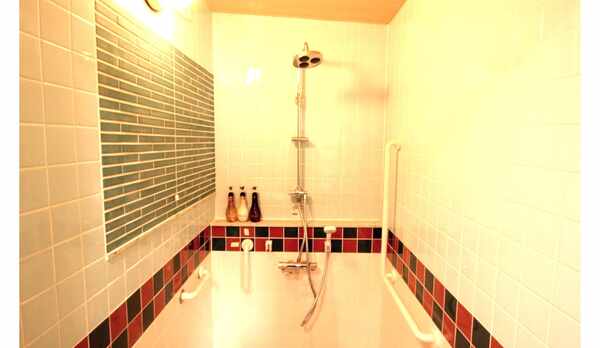 ツインルームのシャワー室。