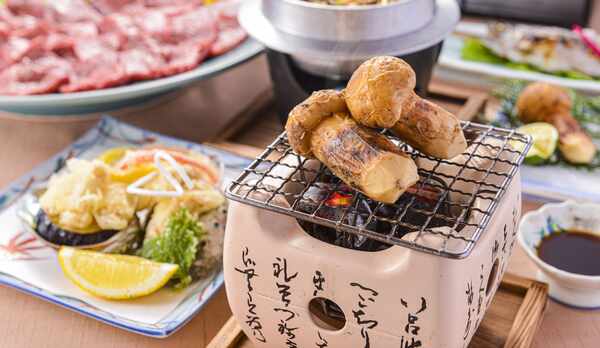 香りを味わう『松茸の炭火焼』
