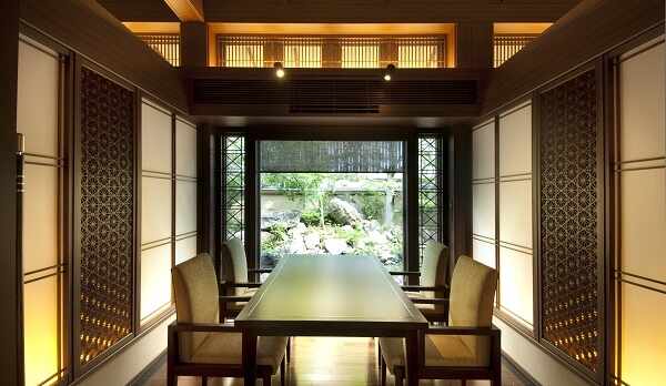 個室〜食事処「桜の香」