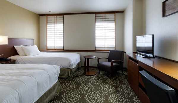 プレミアムツインルームキャッスルビュー　（約24平米・禁煙））