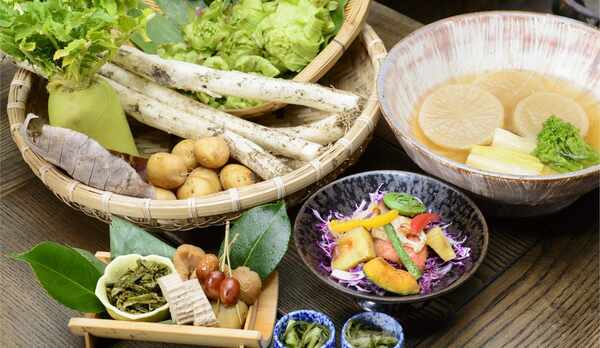 自家農園と契約農家で採れた新鮮な野菜