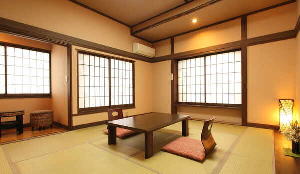穂高【アジアンテイスト和室10畳・トイレなし】角部屋