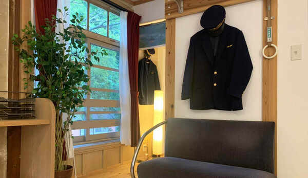 ・【高野】車両パーツの内装や制服で本格的に駅員になった気分を味わえます
