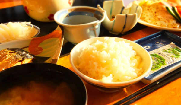 自家栽培のコシヒカリと栄養満点の朝食