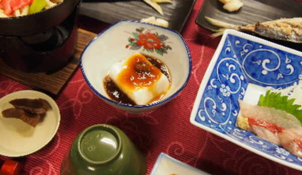 夕食の一例※内容は季節や仕入れによって異なります。