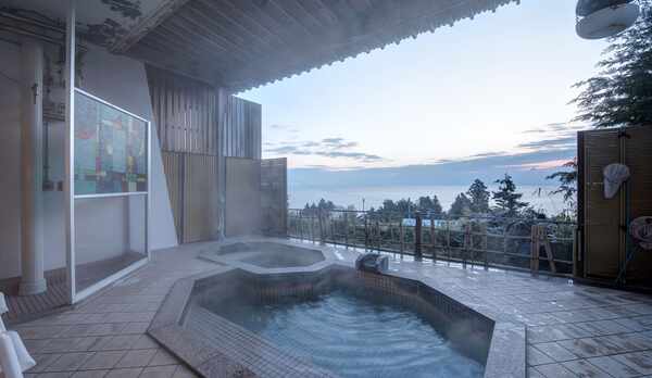 *【露天風呂】露天風呂からも太平洋を一望。