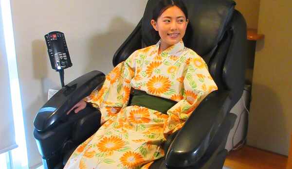 客室のマッサージチェアでお寛ぎください