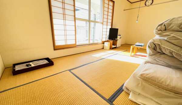 和室９畳（２〜４名）浪板海岸と三陸鉄道が眺望できるお部屋