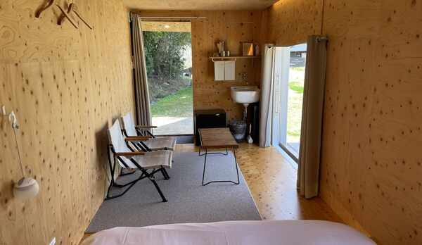 「住箱‐JUBAKO‐」建築家・隈研吾氏デザインのトレーラーハウス　内観②