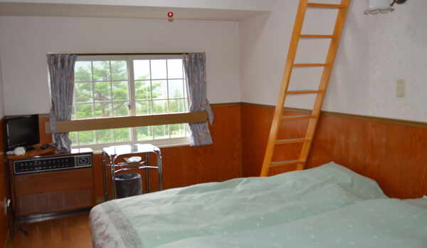 ロフト付き洋室