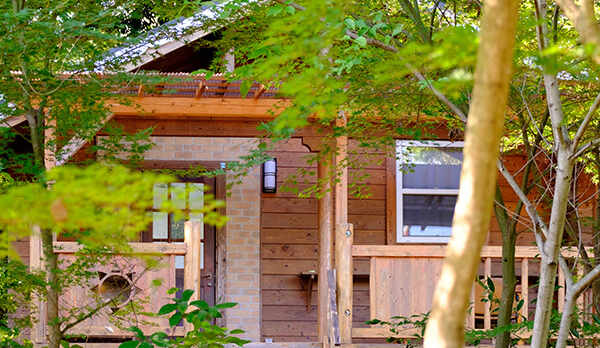 ●ログハウス　外観