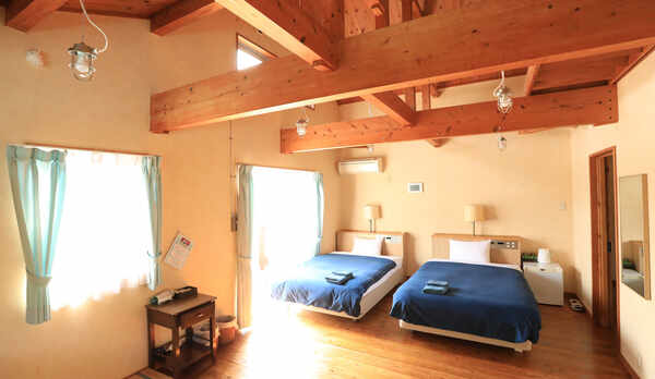 【ログハウス】2階の大部屋はグループやファミリーに最適