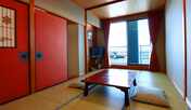 2〜4名様用「海が見える和室 (トイレ付)」(102号室)